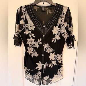 Elegant Black Floral V-Neck Button-Front Top